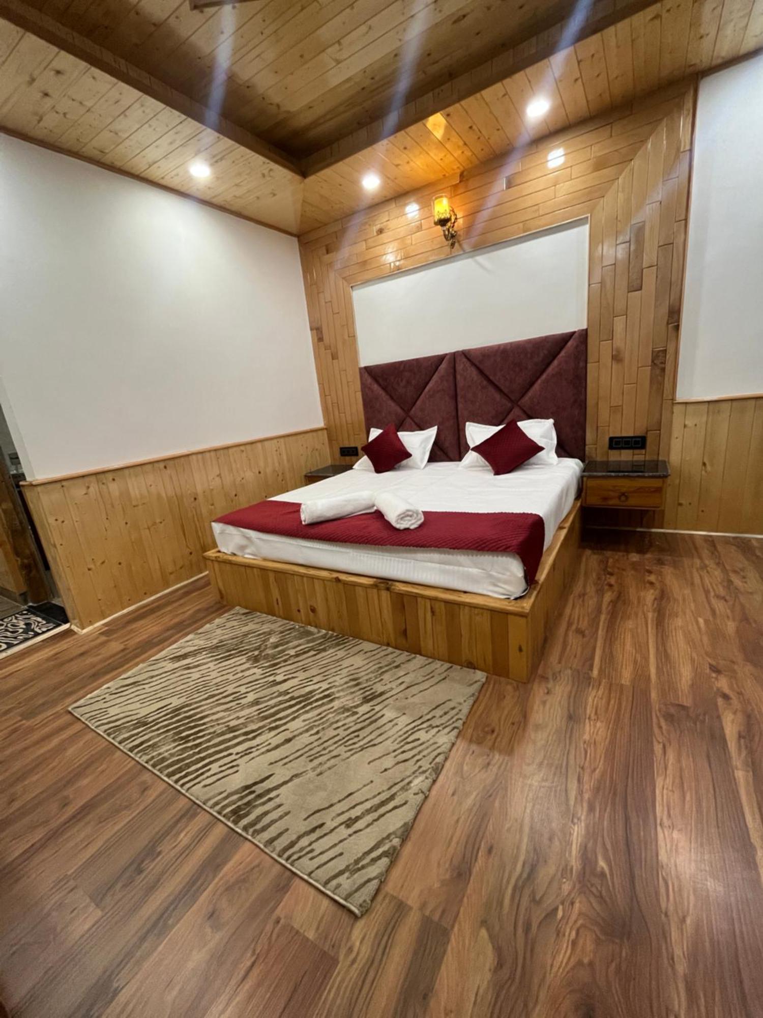 Mountain Blue Hotel 4*