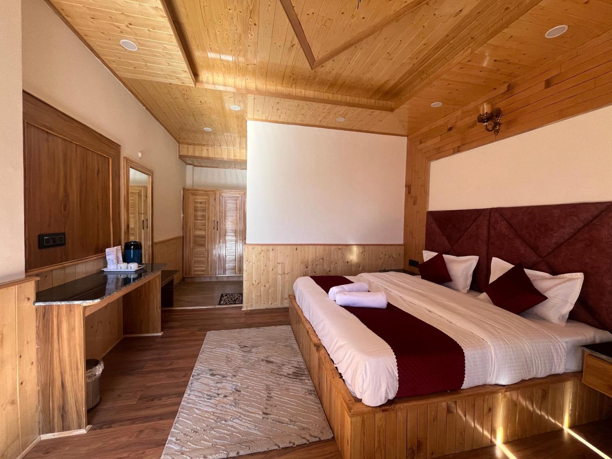 Mountain Blue 4* Manali (Himachal Pradesh)